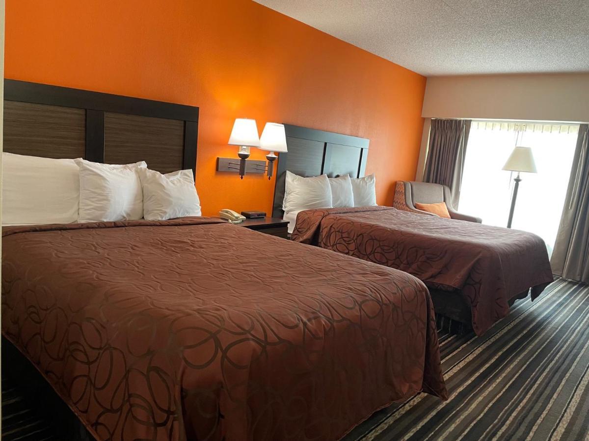 Crossroads Hotel And Huron Event Center 外观 照片